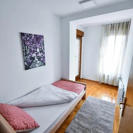 Apartman 22 Μπάνια Λούκα